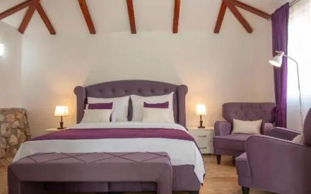 Harmonia Bungalows & Pool