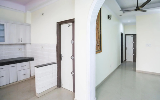 OYO 68893 Rahul Residency