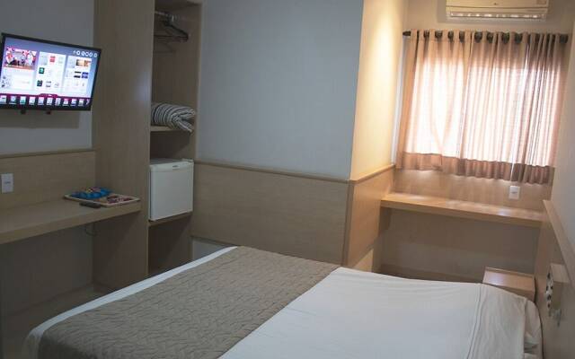 Hotel Líder
