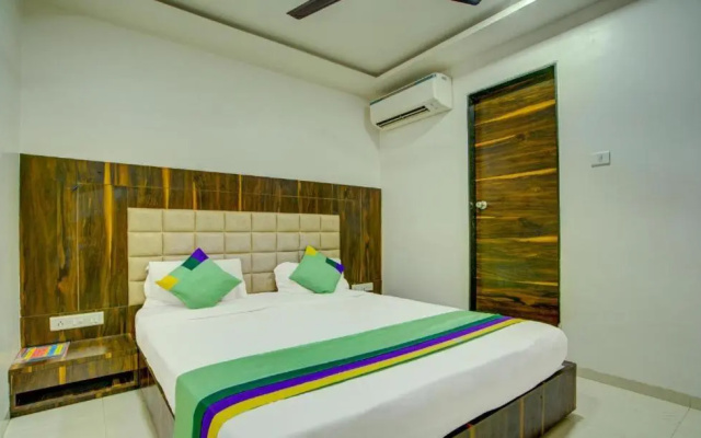 Hotel Brooklyn Suites - Near Golden Temple