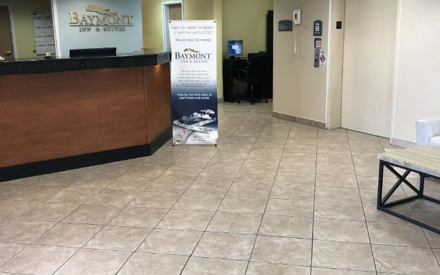 Baymont Inn & Suites Jacksonville