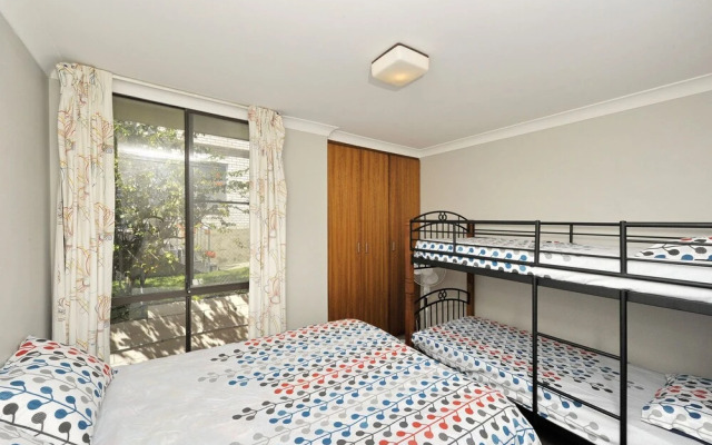 The Crest, Unit 5/6-8 Tomaree Road