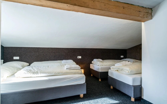 Gorgeous Chalet With Sauna in Konigsleiten