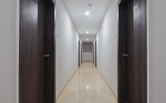 Collection O 76620 Hotel Silver Gold