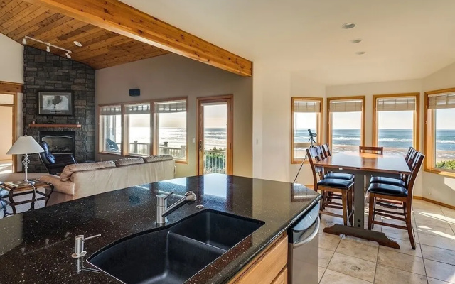 Surfside Getaway 3 Bedroom Home