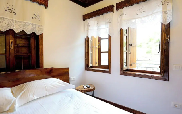 Oda e Gurit Boutique Hotel
