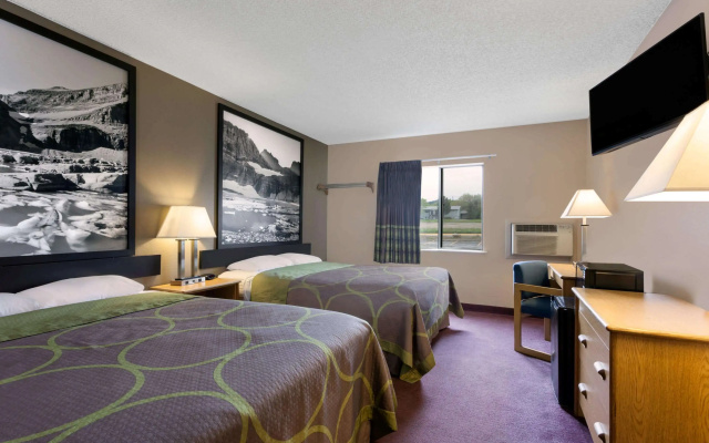 Super 8 by Wyndham Helena