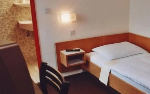 Hotel Meran Hallenbad & Sauna