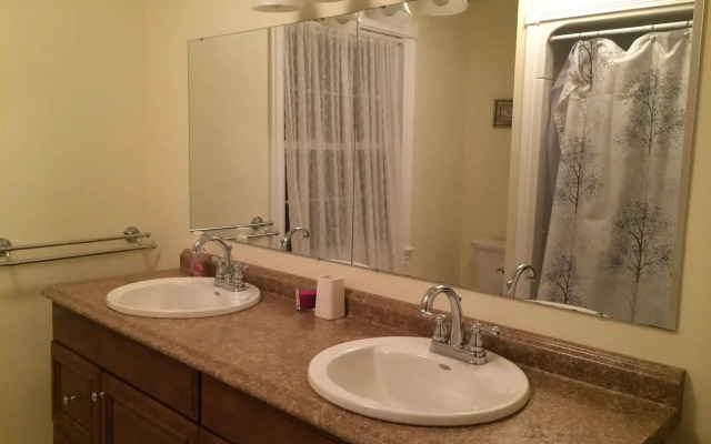 Windsong Manor Bed & Breakfast
