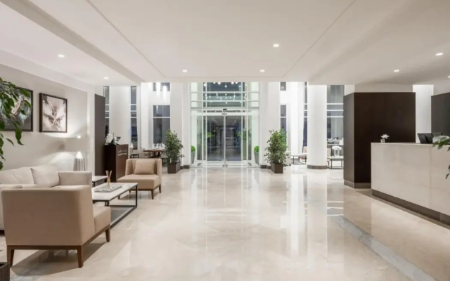 Landmark Hotel & Suites