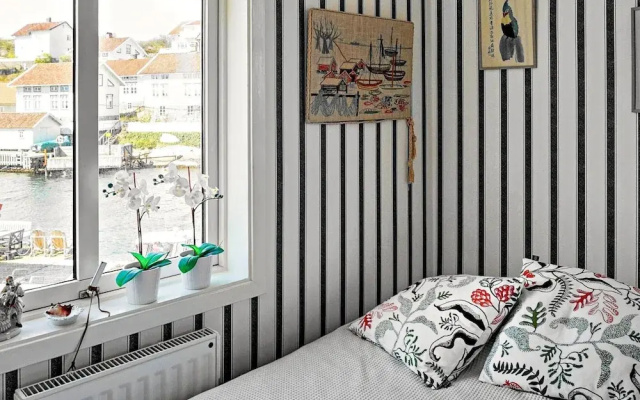 6 Person Holiday Home in Gullholmen