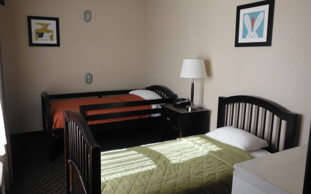 HOLIDAY INN EXP STES CLINTON by IHG