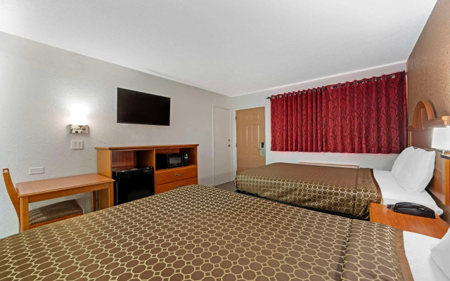 Rodeway Inn Terre Haute near University