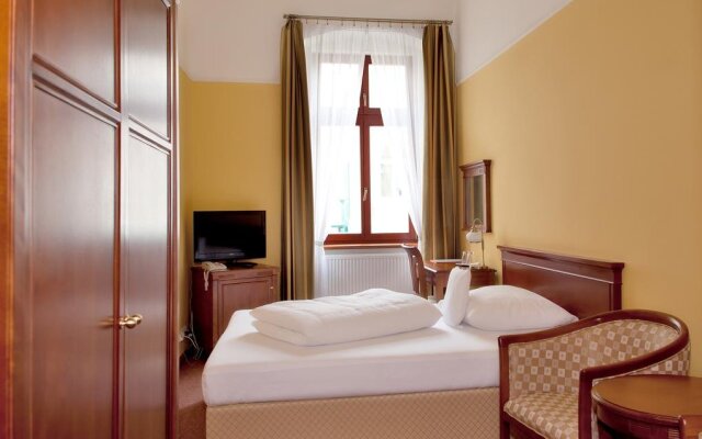 Отель Wellness Hotel Ida Чехия, Франтишкови-Лазне - отзывы, цены и фото номеров - забронировать отель Wellness Hotel Ida онлайн комната для гостей