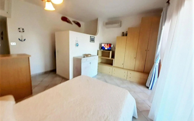 Pleasant Holiday Home in Marinella Near the sea