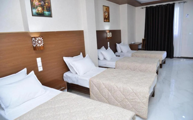 Hotel Mh