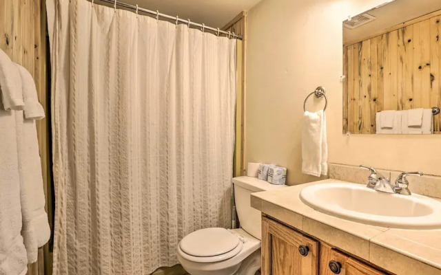 Cozy Family-friendly Fraser Condo w/ Mtn Views!