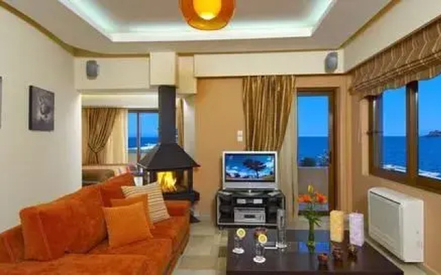 Cavo Seaside Suites