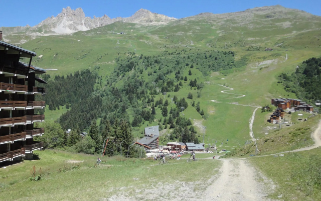 Simplistic Apartment in Méribel near Les 3 Vallées