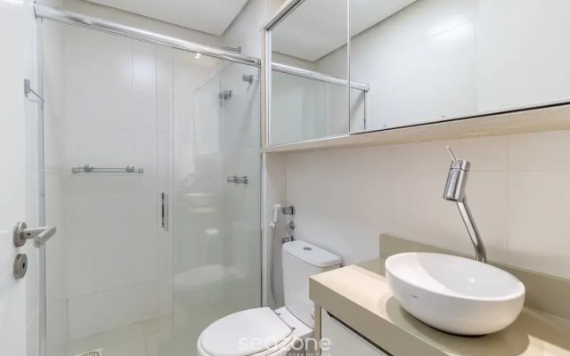 Full Apartment With Amazing View! Lrc0703