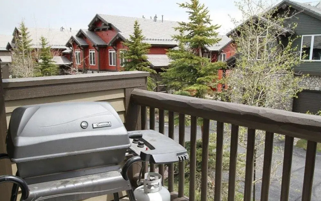 #489 Beautiful Snowcreek Retreat