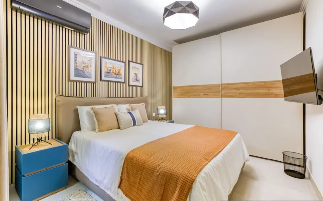 Designer Apartment Near Seafront Balcony Patio