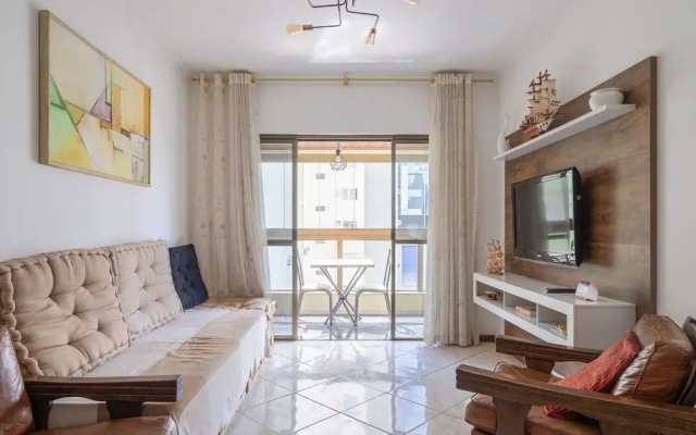 Apartment in Great Location in Meia Praia Eio6031
