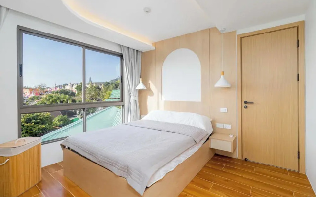 2BR Close to Beach  Pool Views C256