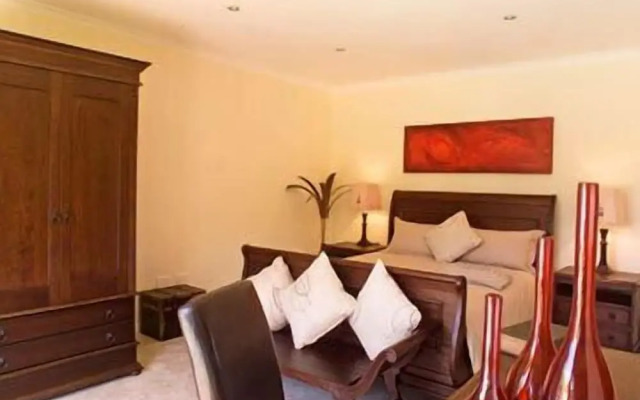 Three Palms Luxury Cottage