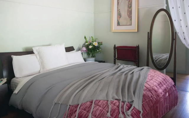Woolrich Historic Garden Accommodation