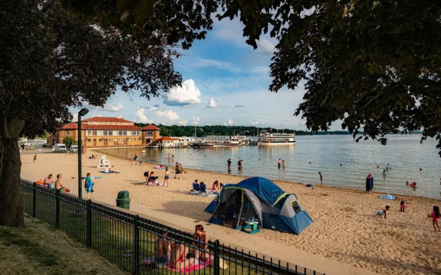 Chic Lake Geneva Apartment in Desirable Location!