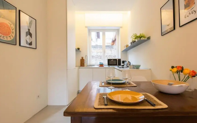 Dante Apartment with Parking