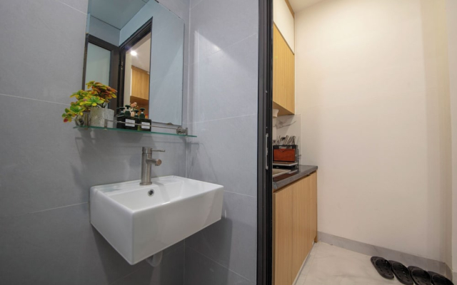 Ly Apartment - Yen Phu str