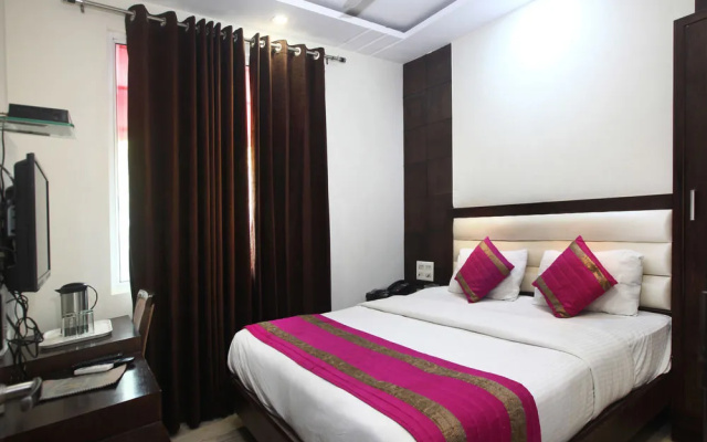 OYO Premium Paharganj