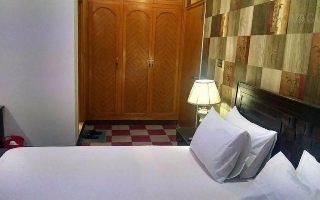 Unique Lodge