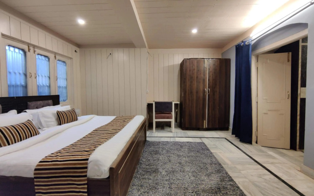 EARTH 3BHK By Wabi Sabi Stays