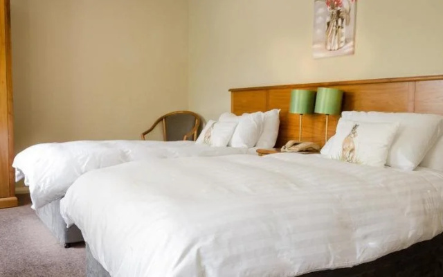 Tumbling Weir Hotel