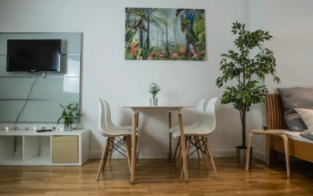 FULL HOUSE Studios - The Jungle Apartment - NETFLIX, WiFi inkl