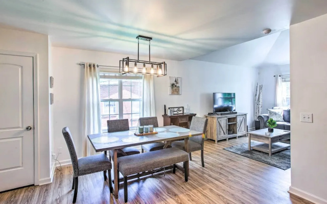 Charming Springfield Escape w/ Furnished Deck