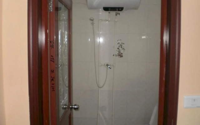 Huayi Youth Hostel