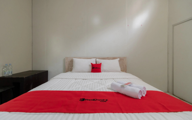 RedDoorz Syariah at Taman Green Legon