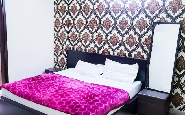 Roomshala 102 Hotel Aerocity