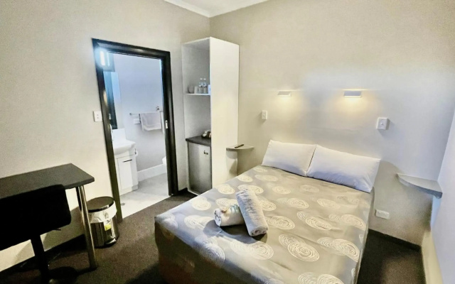 Broken Hill Tourist Lodge