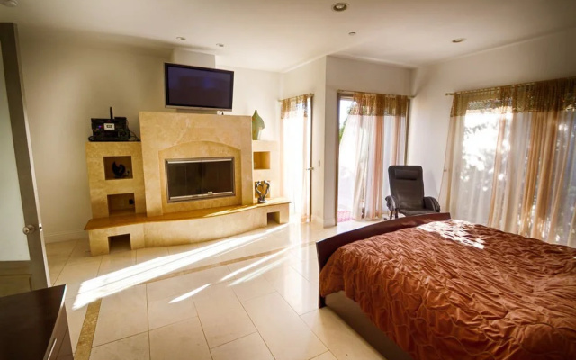 Malibu Venetian Luxurious Villa