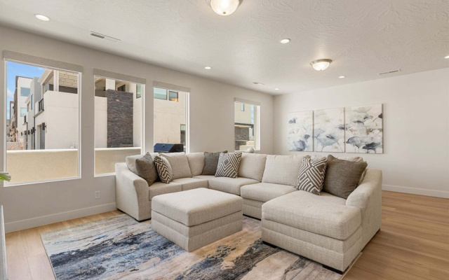 Rockaction Destination 5 Bedroom Townhouse