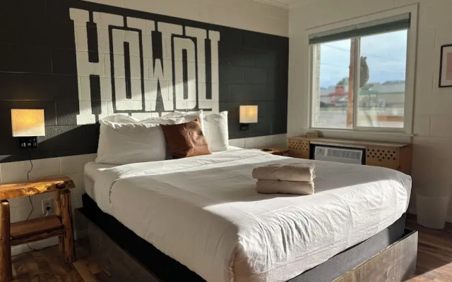 Elk Antler Inn