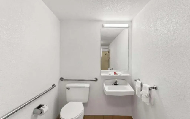 Econo Lodge Willowbrook