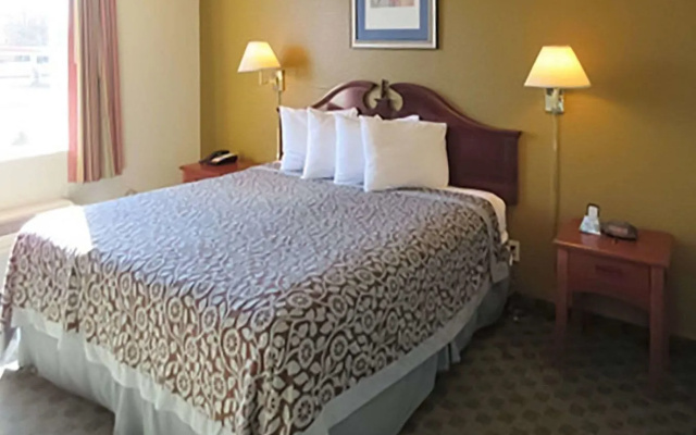 Rose City Inn & Suites