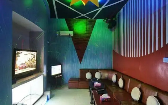 Golden City Crown Hotel
