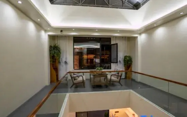 Shang Ri-La Sarong Bie Yuan Homestay